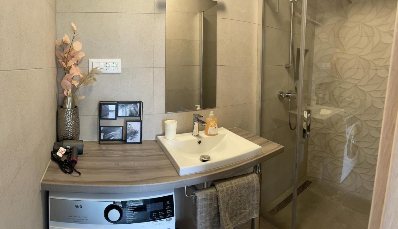 Sandra Apartments Makarska Eksteriør bilde